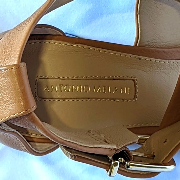 Antonio Melani Sandal with Tortoise shell round heel. - Picture 4 of 8